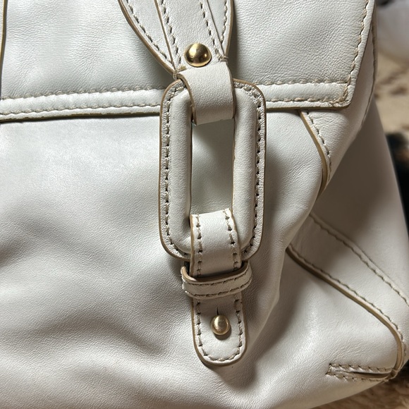 Antonio Melani Ladies off-white purse by Good condition. Nice - Picture 5 of 10